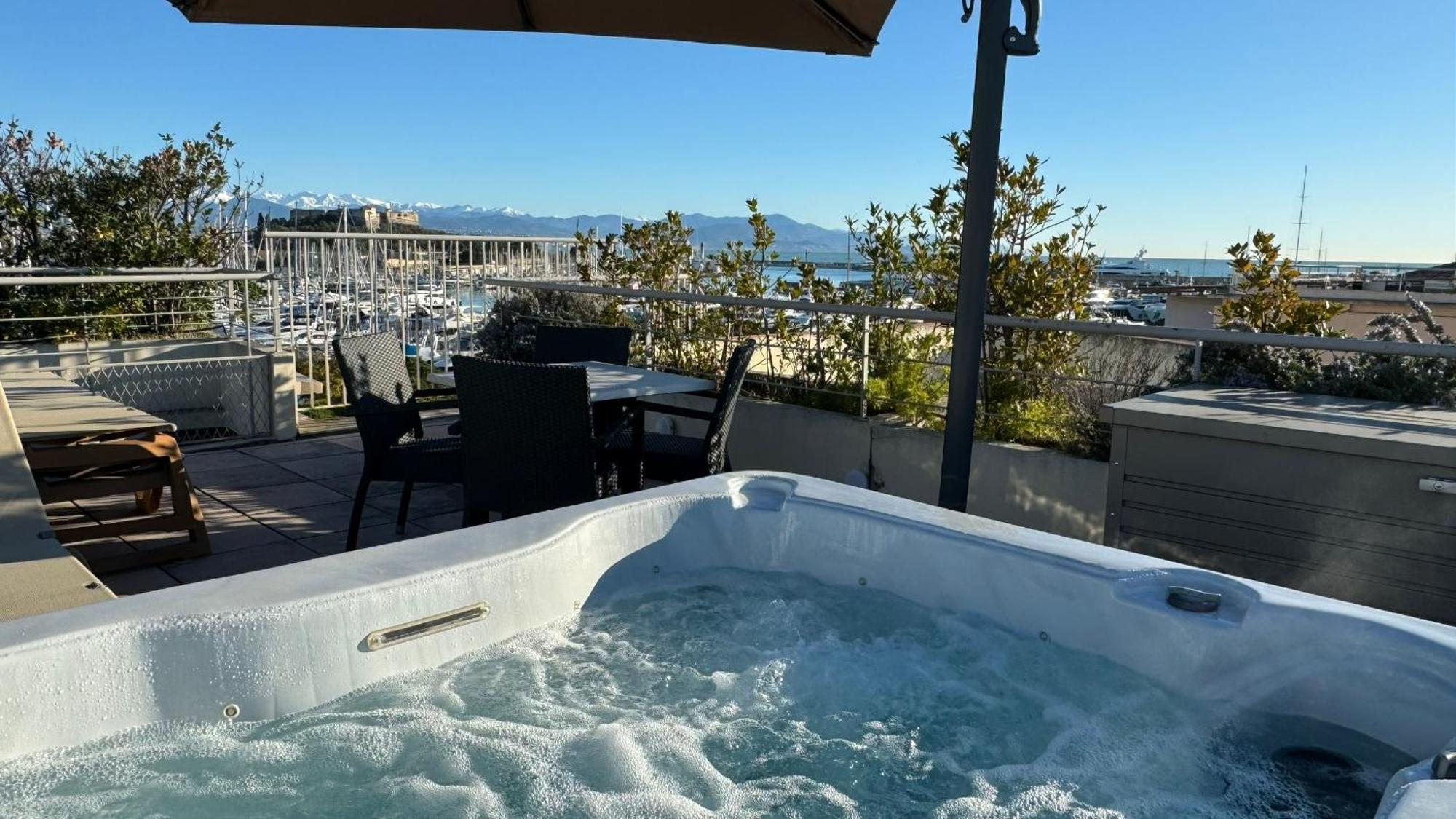 Penthouse Vue Mer Et Jacuzzi Prive Antibes Exterior foto